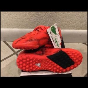 Kids Adidas soccer cleats sz 13
